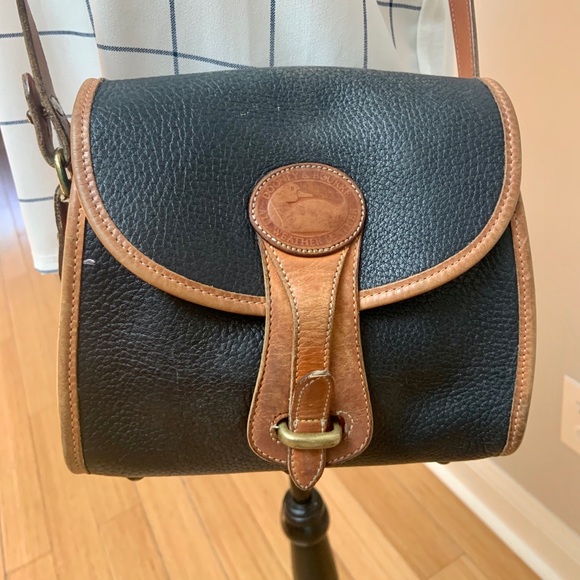 Dooney & Bourke Handbags - Vintage Dooney!